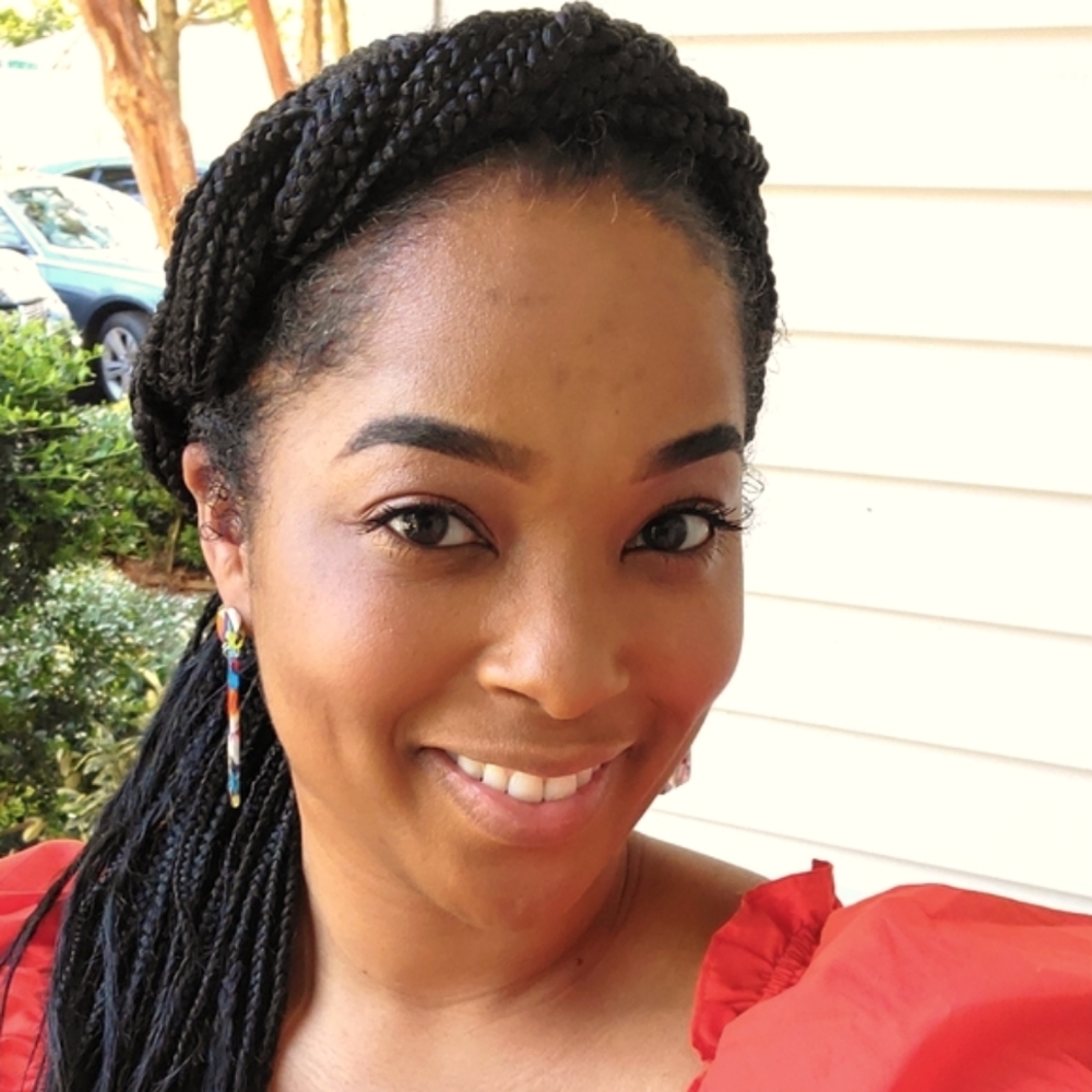 Meet your Posher, Tia